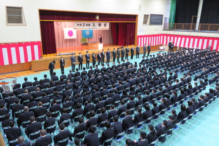 令和２年度　入学式